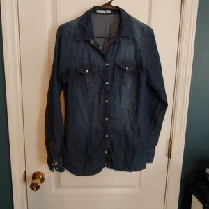 Maurice s denim snap button shirt. Size M.